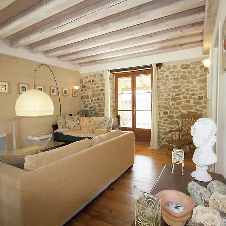 Prázdninový dům In France With Covered Terrace, Cleaning Included Roussines