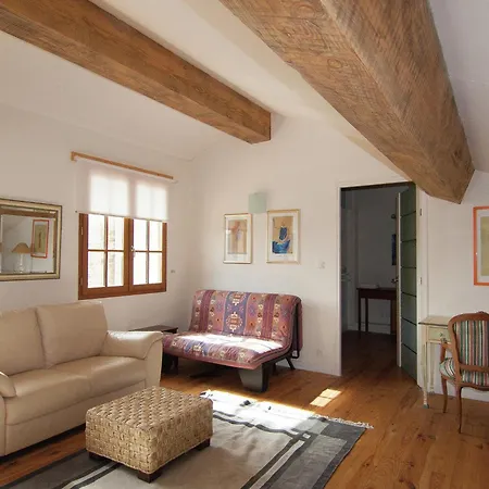 Casa vacanze In France With Covered Terrace, Cleaning Included