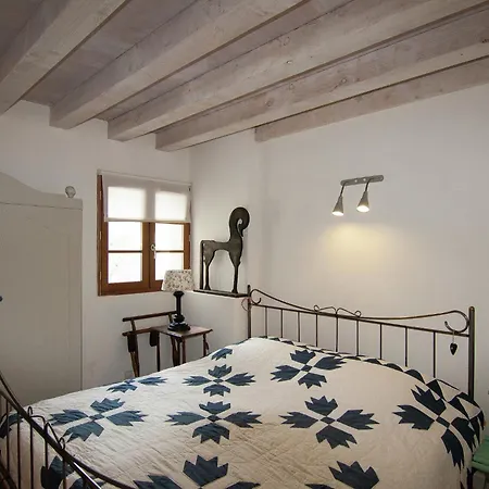 In France With Covered Terrace, Cleaning Included Prázdninový dům Roussines