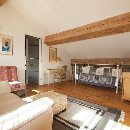Casa vacanze In France With Covered Terrace, Cleaning Included
